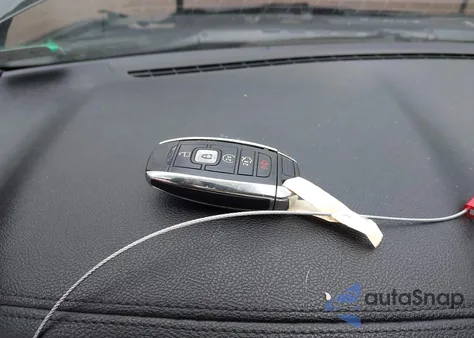 2017 Lincoln Continental Livery z USA, uszkodzony, nr VIN 1LN6L9HK9H5629939